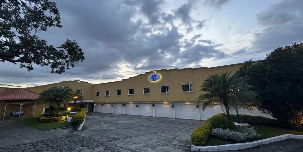 Ambiente de Auto Hotel Balmoral en zona 12