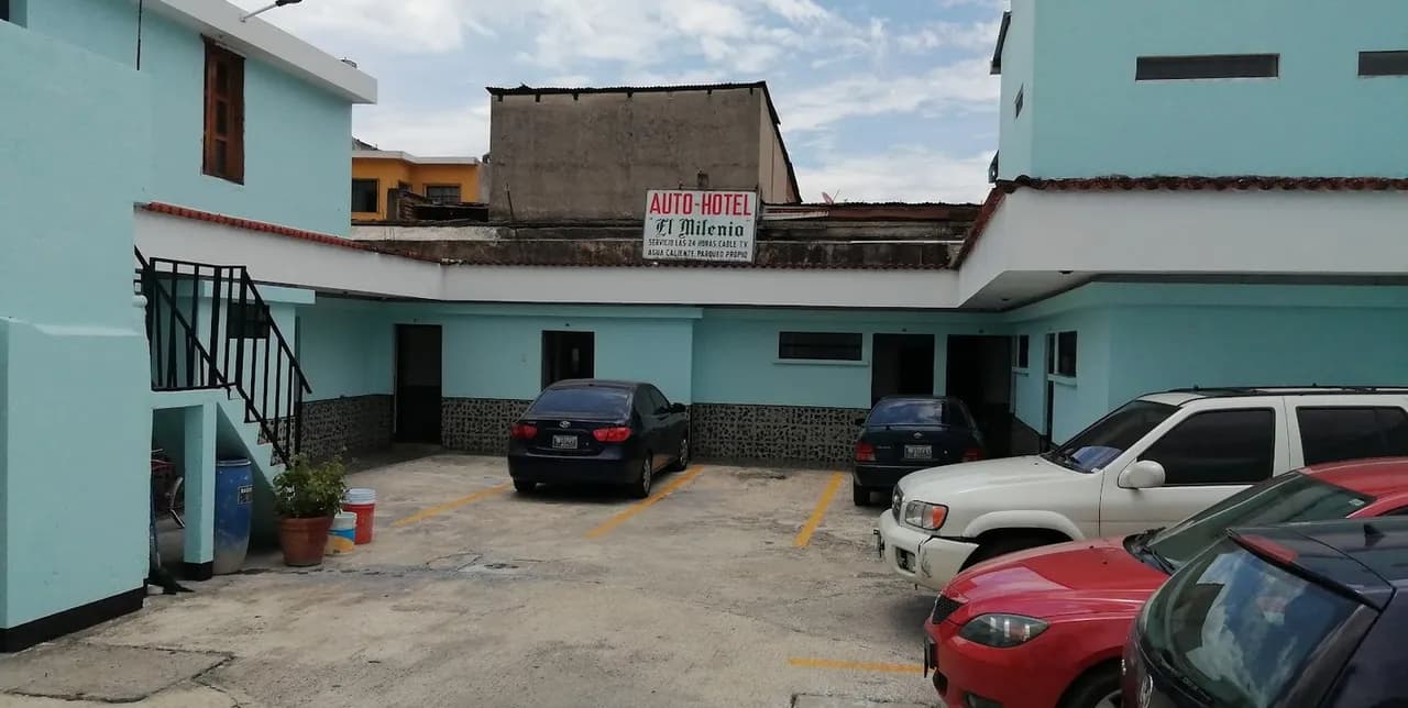Auto Hotel El Milenio
