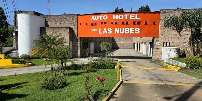 Auto hotel Suites Las Nubes