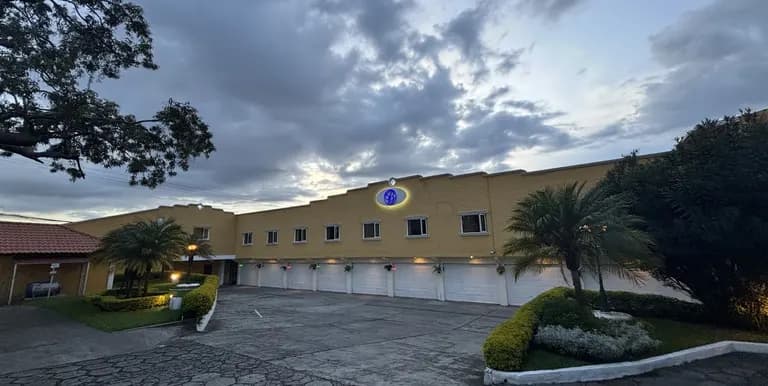 Ambiente de Auto Hotel Balmoral en zona 12